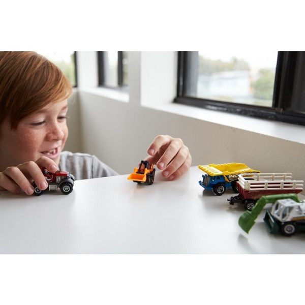 Hot Wheels Набор из 5-и базовых машинок Matchbox (аcс).