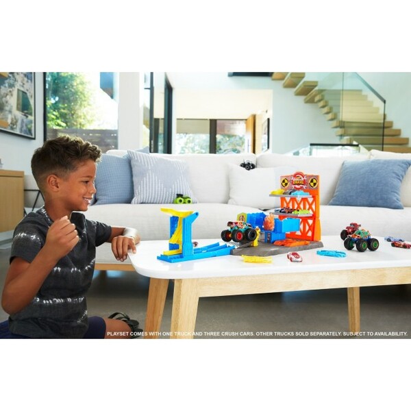 Hot Wheels Игровой набор «Приключения на станции» серии «Monster Trucks»